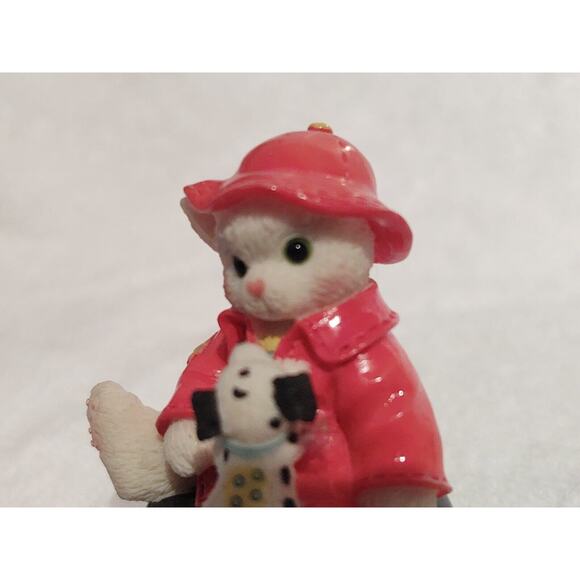 Calico Kittens by Priscilla Hillman & Enesco Friendship Stays Afloat 1997 - Picture 8 of 10